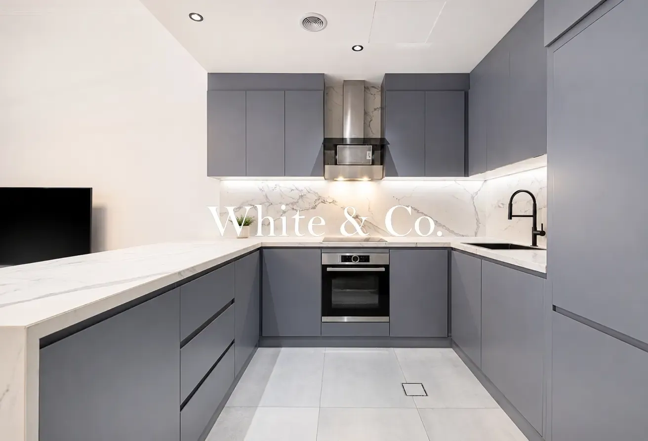 FULLY UPGRADED I VACANT I GREAT LOCATION