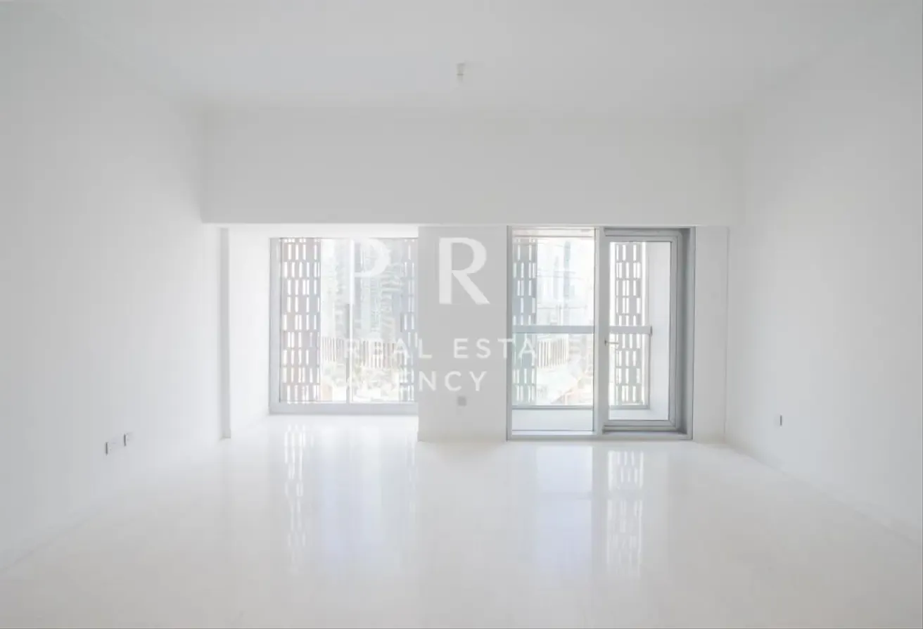 Spacious unit | Sea View | Vacant