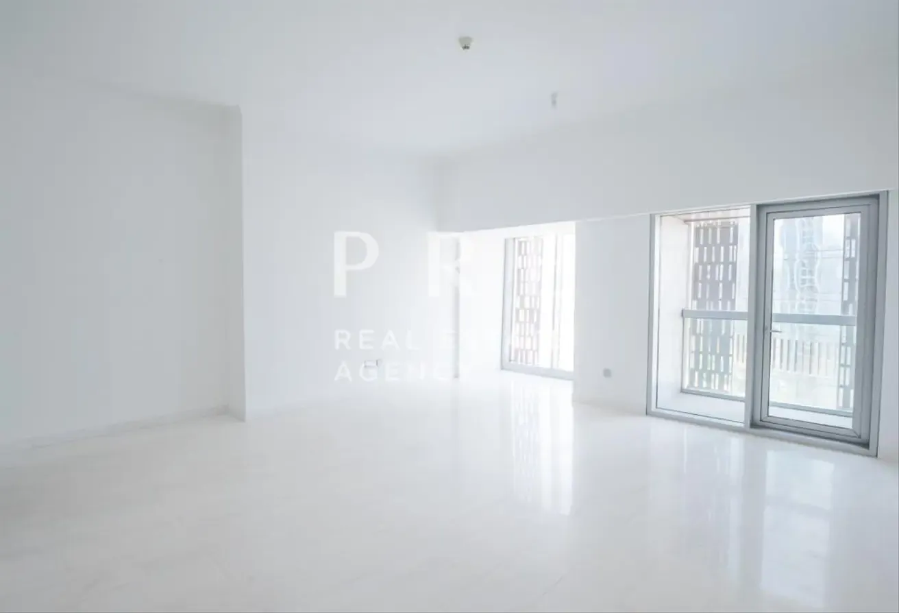 Spacious unit | Sea View | Vacant