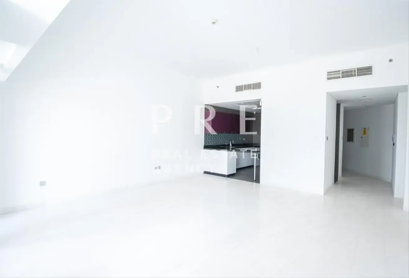 Spacious unit | Sea View | Vacant