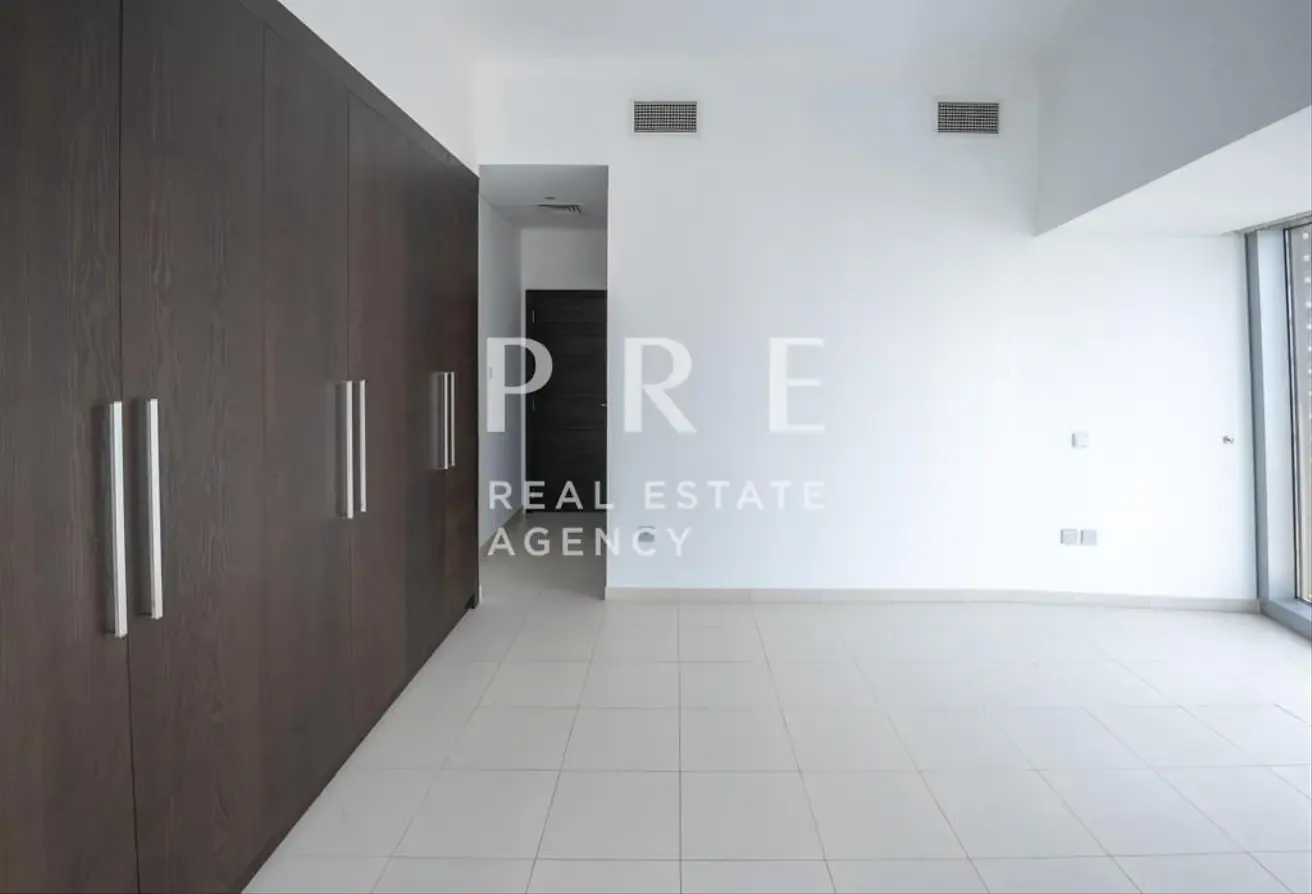 Spacious unit | Sea View | Vacant