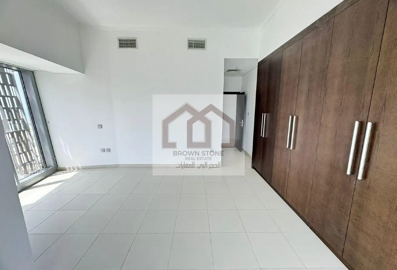 Panoramic Marina View Layout | Rented | Premium |