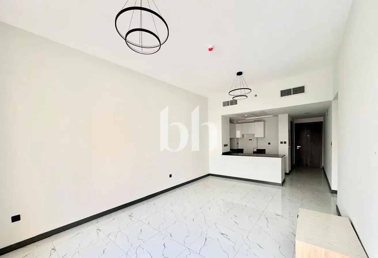 Spacious 2 Bed Apartment  |  Pool View  |  Balcony