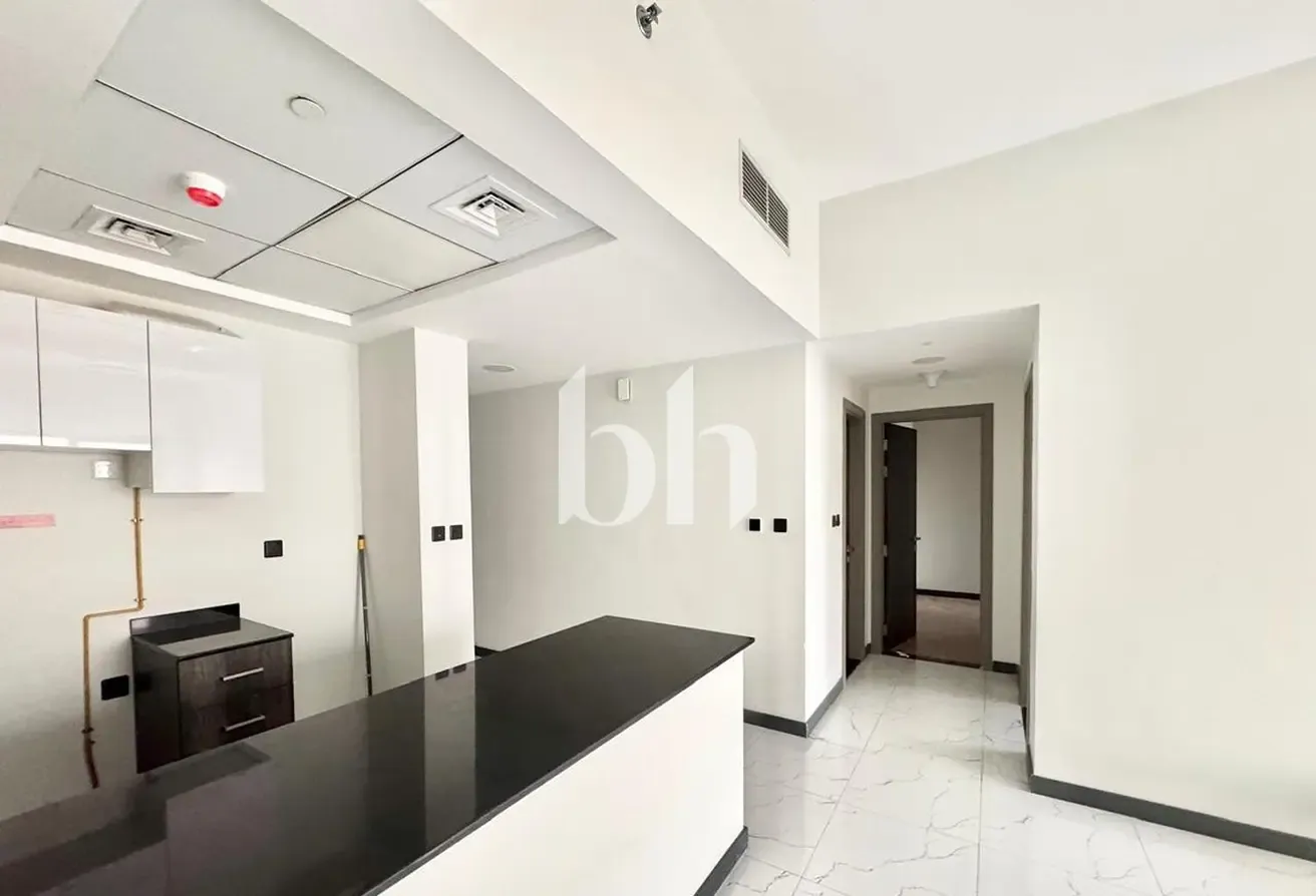 Spacious 2 Bed Apartment  |  Pool View  |  Balcony