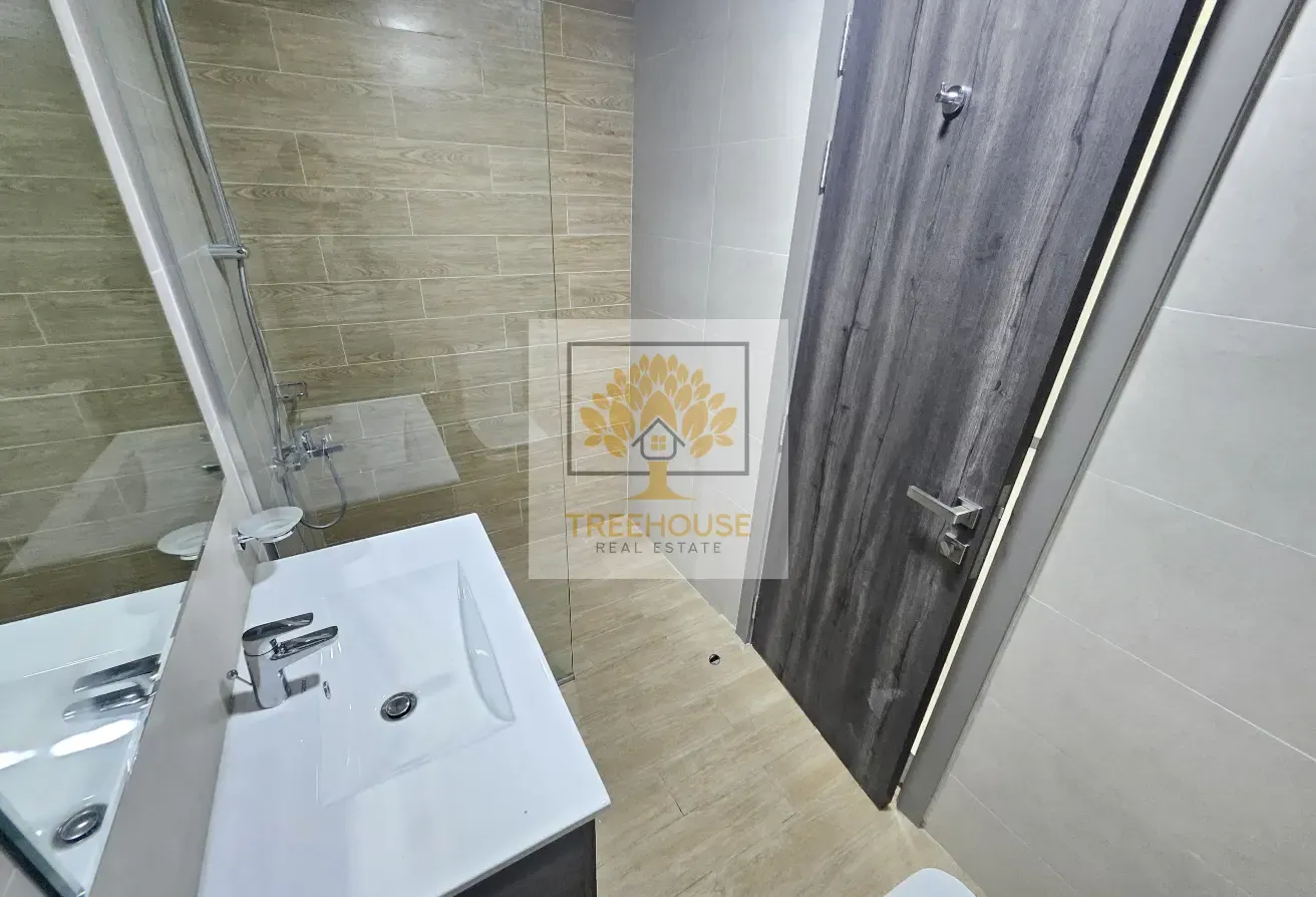 HIGHER FLOOOR | LUXURY LIVING | SPACIOUS LAYOUT