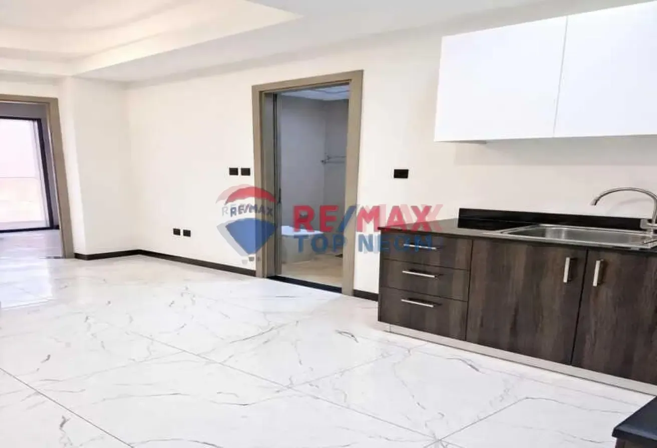 VACANT - HIGH FLOOR - PRIME LOCATION