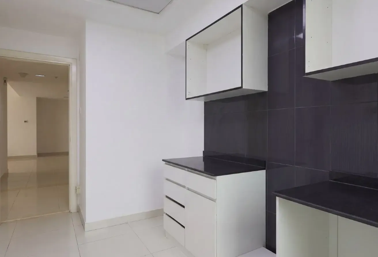 Top Floor | Rented Unit | Community Views