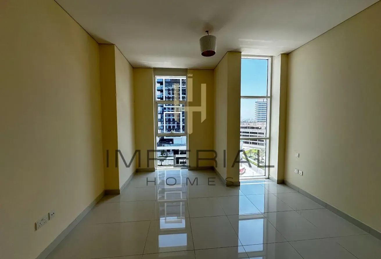 VACANT | Studio | 334sqft | 1 Parking | @550k