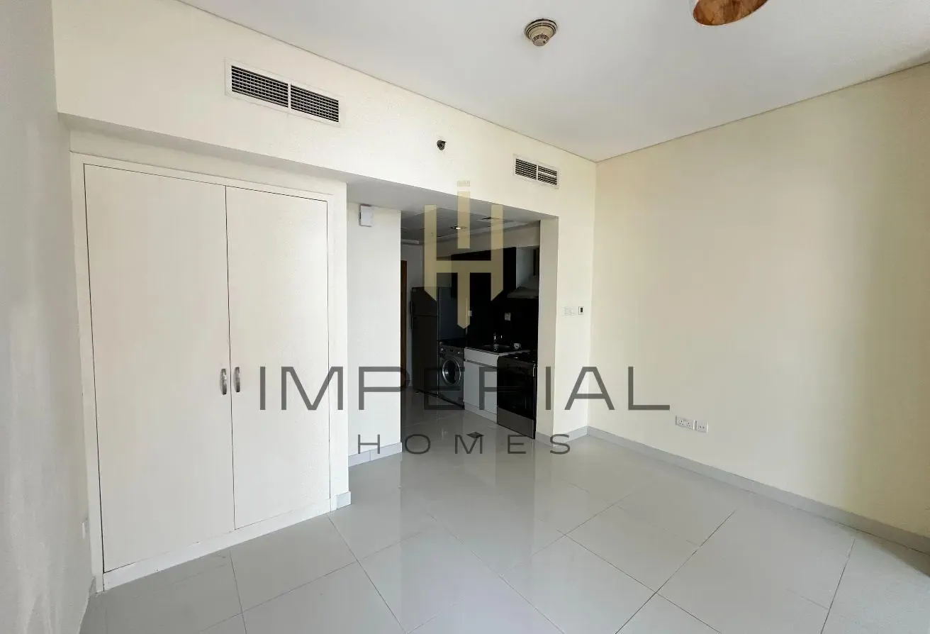 VACANT | Studio | 334sqft | 1 Parking | @550k