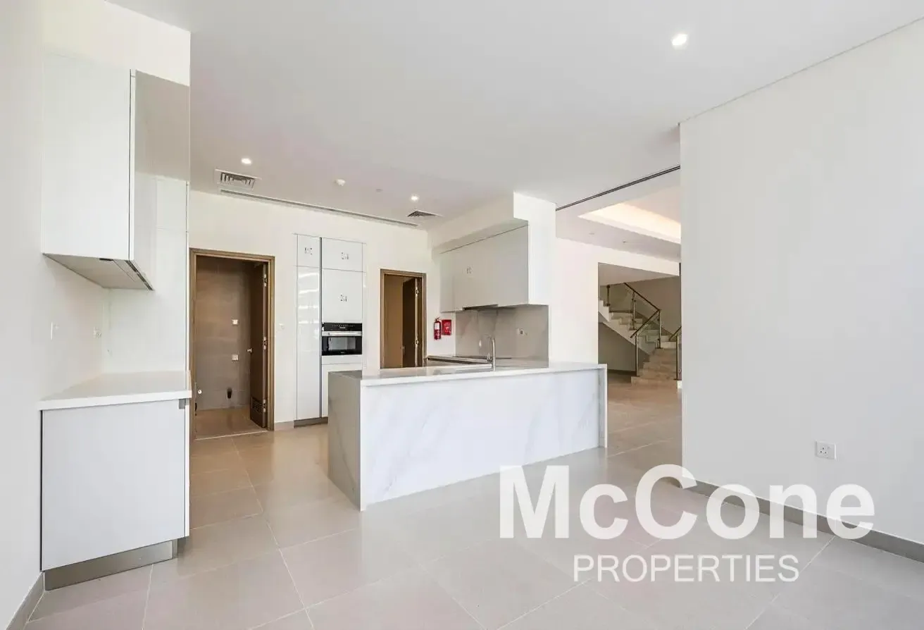 Direct Beach Access | Duplex | Pool and Gym