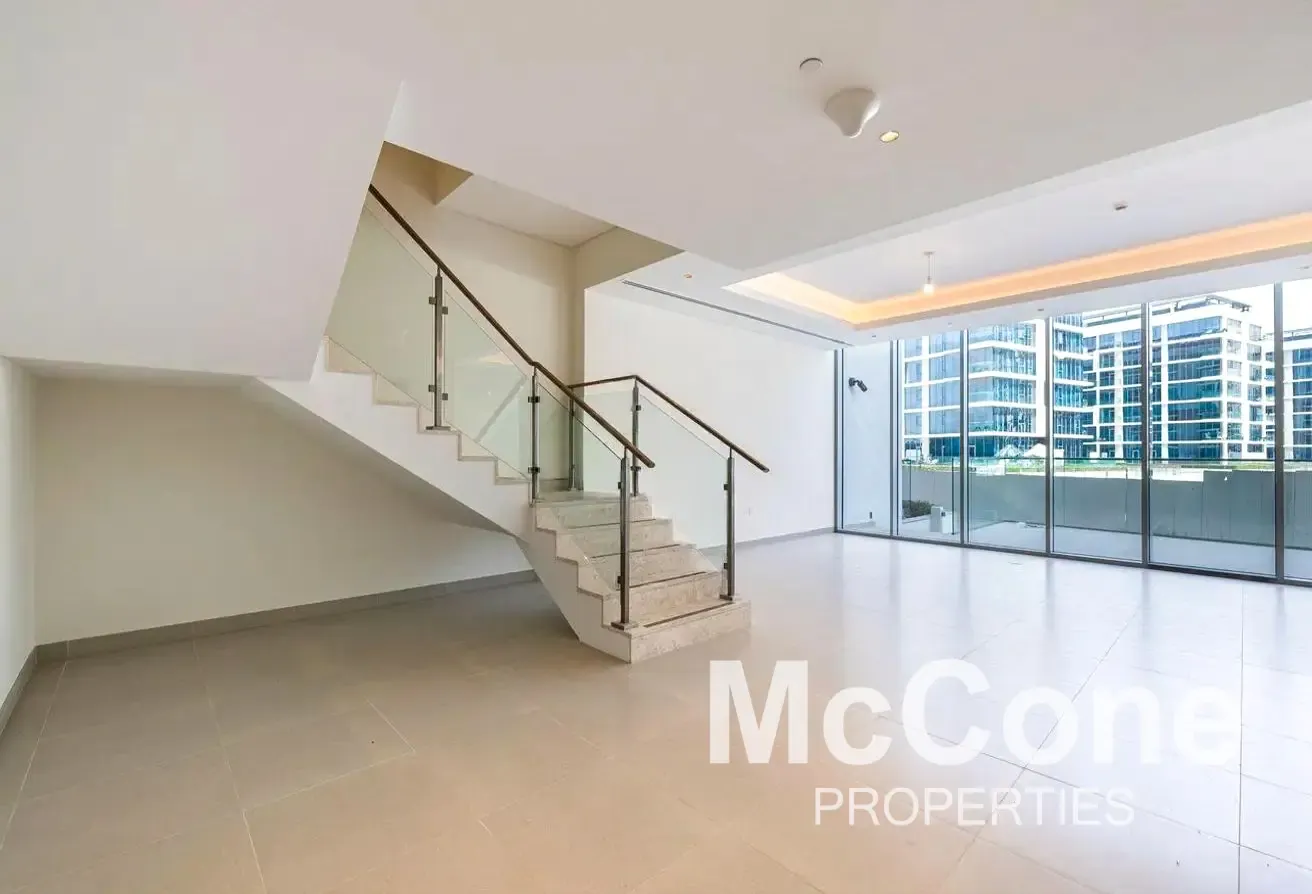 Direct Beach Access | Duplex | Pool and Gym