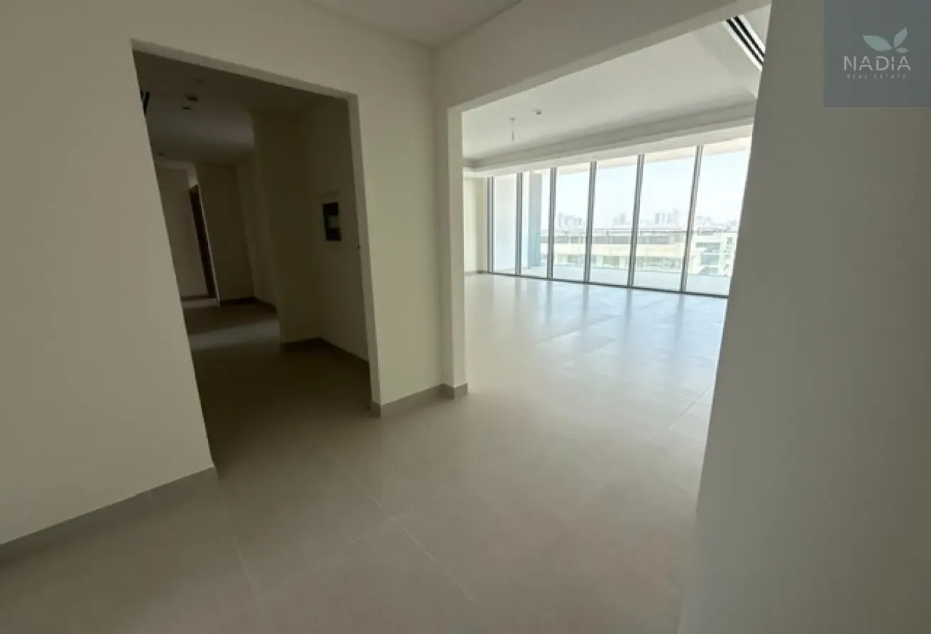 Large 3BR+Maid | Lagoon Views | Corner | Mid Floor