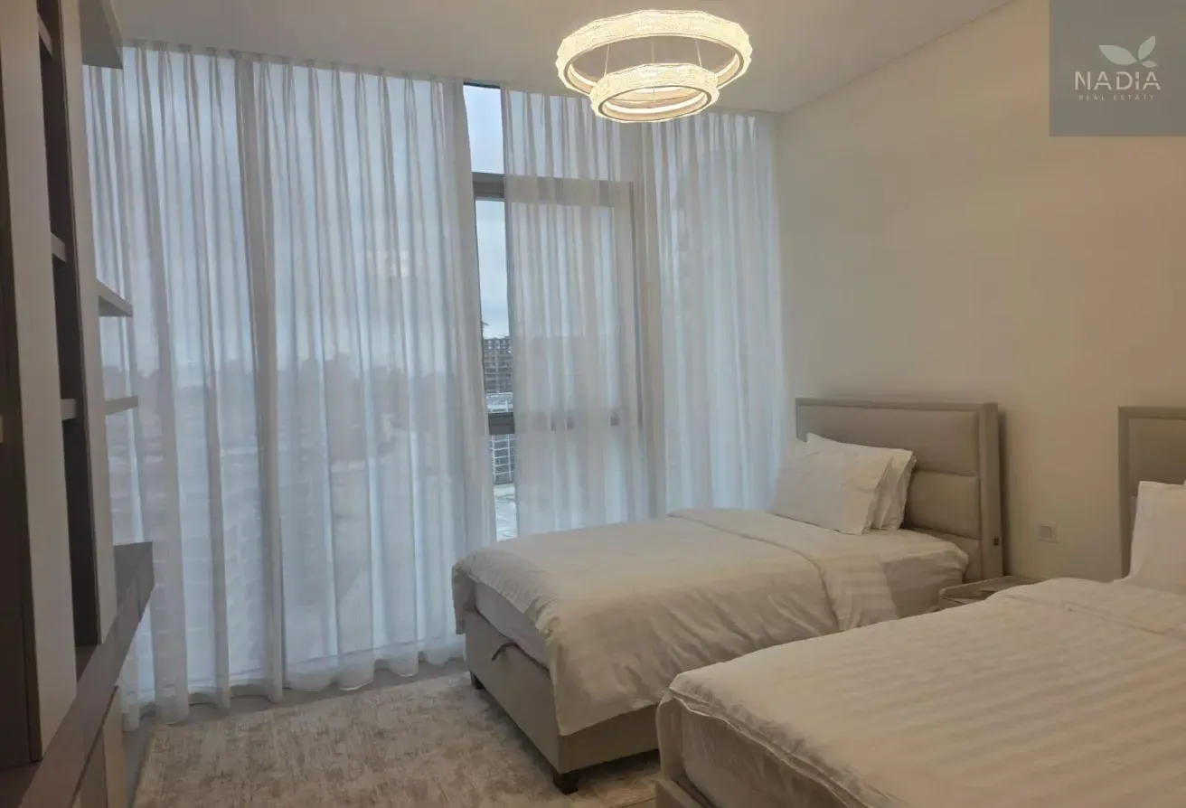 Large 3BR  | Lagoon Views | District One