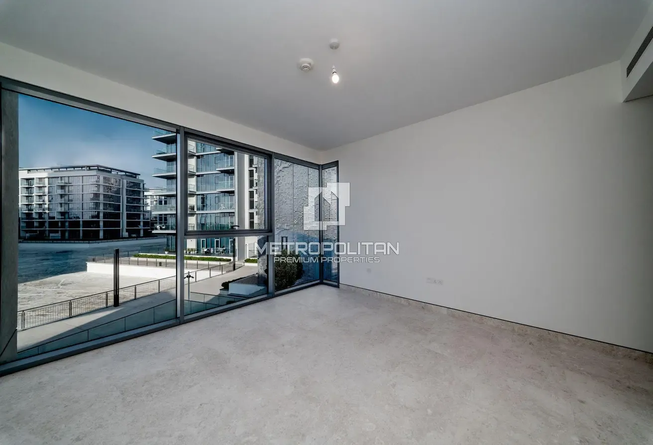 Luxury Living | Lagoon View | Spacious Layout