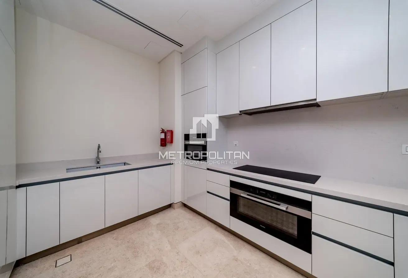 Luxury Living | Lagoon View | Spacious Layout