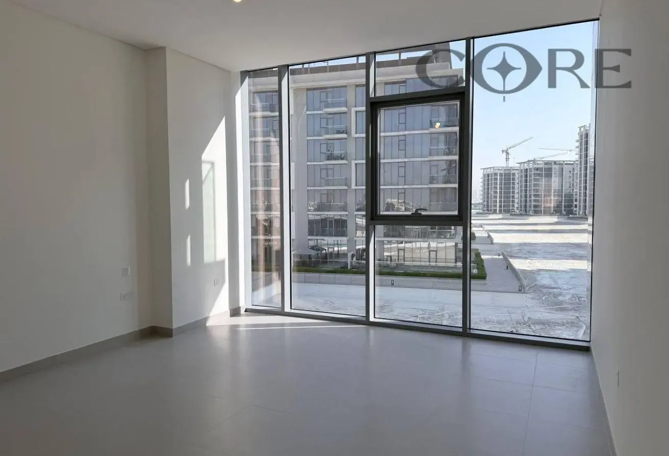 BIGGER LAYOUT | VACANT | MID FLOOR
