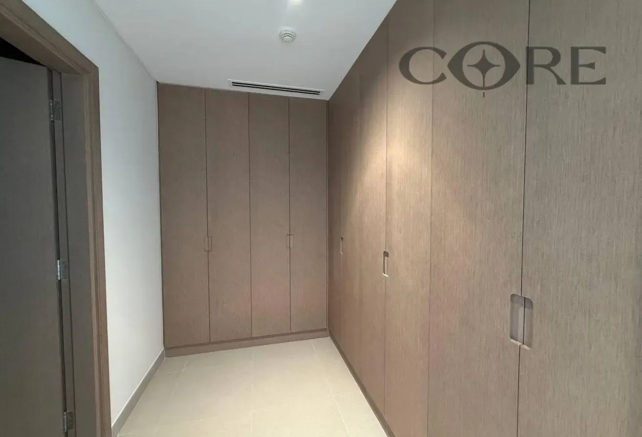 BIGGER LAYOUT | VACANT | MID FLOOR
