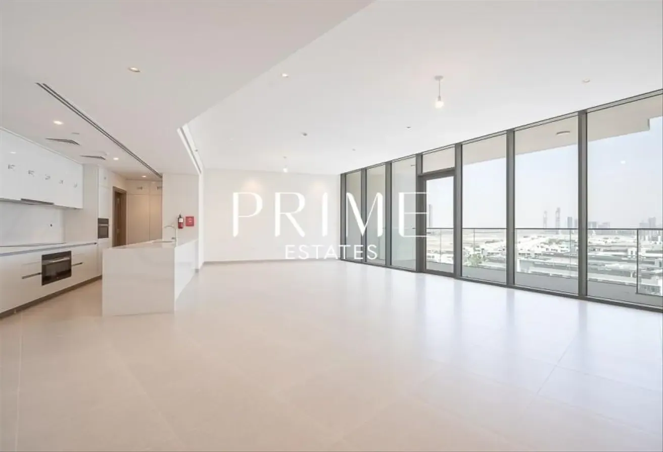 Luxury One 3BR | Lagoon View Apartment Vacant Now!