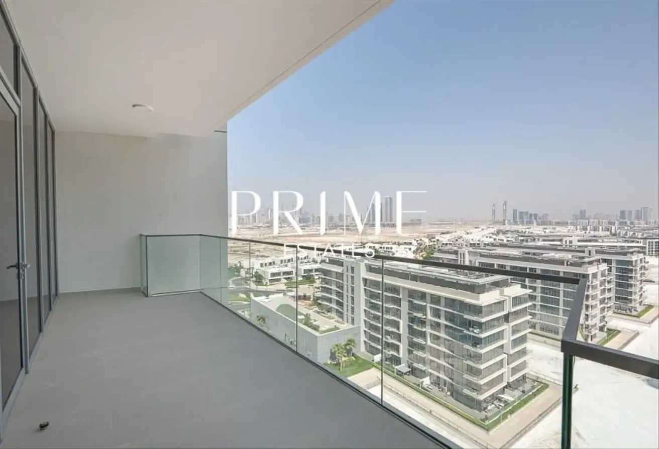 Luxury One 3BR | Lagoon View Apartment Vacant Now!