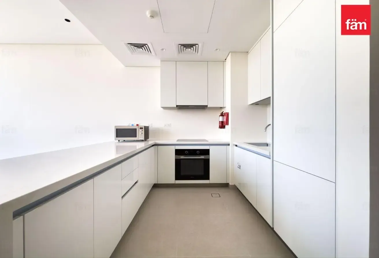 Spacious High End Vacant With Burj Al Arab View