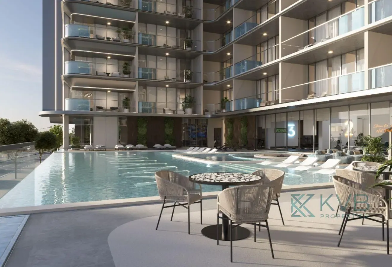 Studio + Pool | OP Price | Parking Included