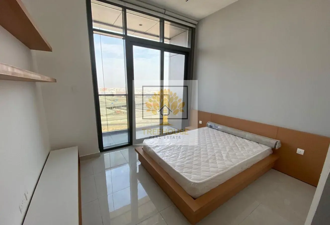 FULLY FURNISHED STUDIO| LUXURY | WELL MAINTAINED