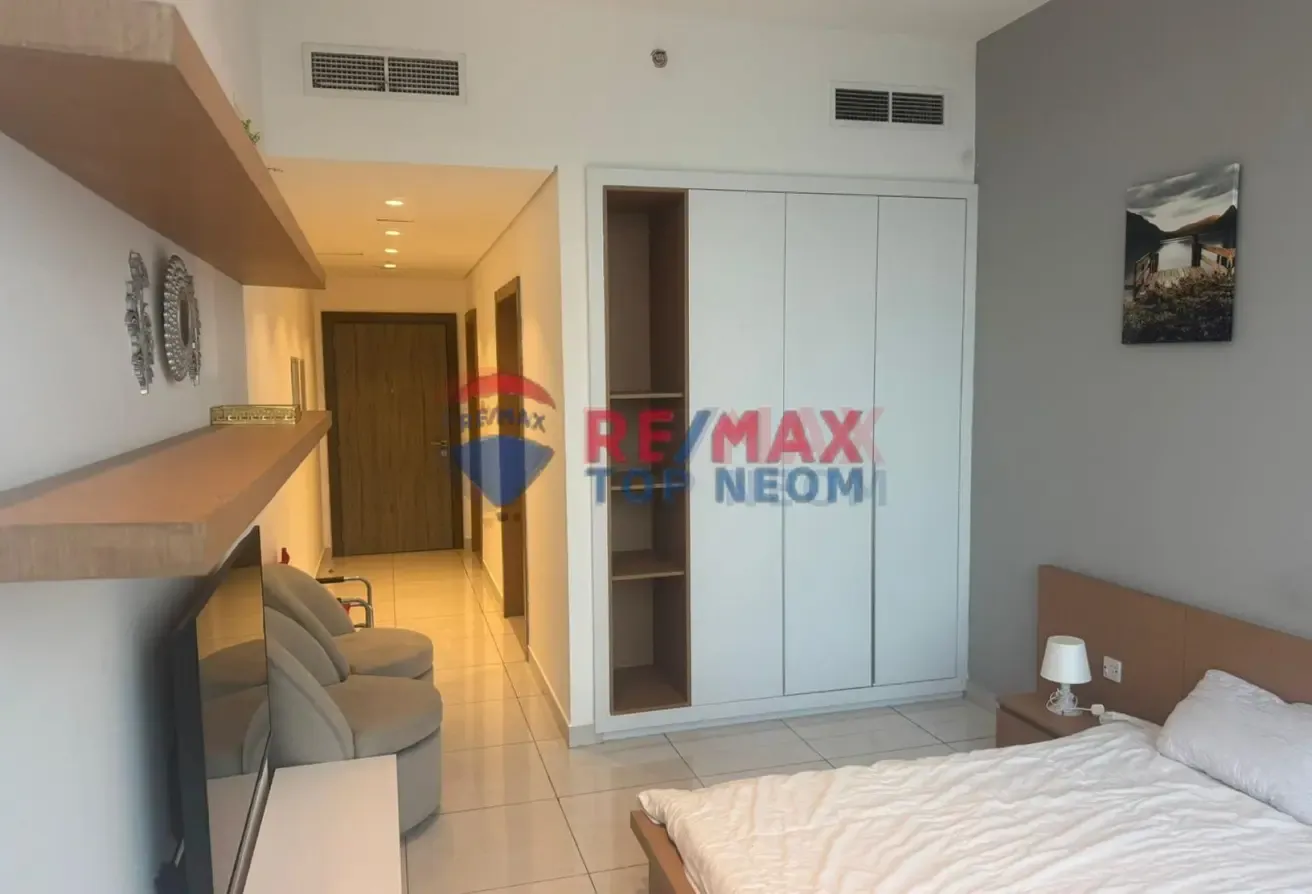 HOT DEAL - VACANT - FURNISHED