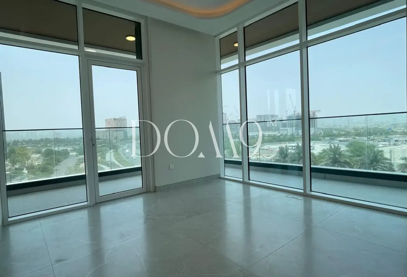 Spacious Corner Unit | Maid's Room | Open Views