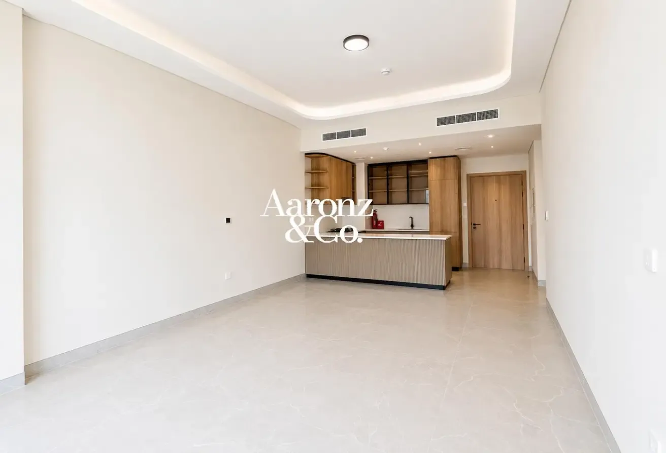 Corner Unit | Large balcony | Unfurnished