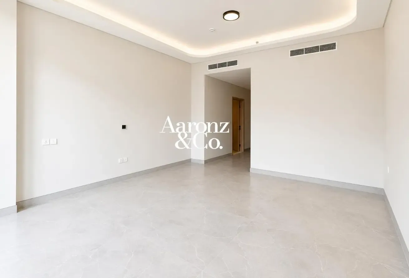 Corner Unit | Large balcony | Unfurnished