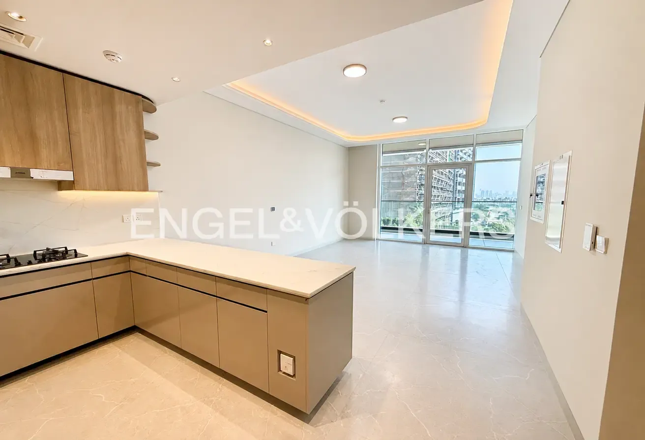 Corner Unit | Pool View | Spacious