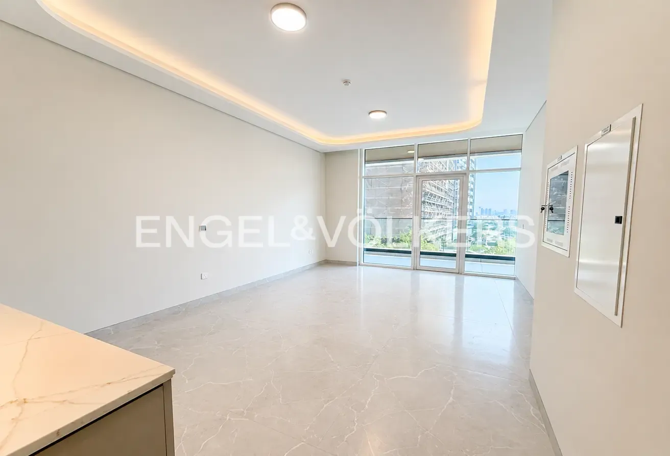 Corner Unit | Pool View | Spacious