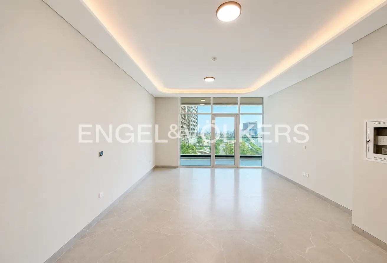 Corner Unit | Pool View | Spacious