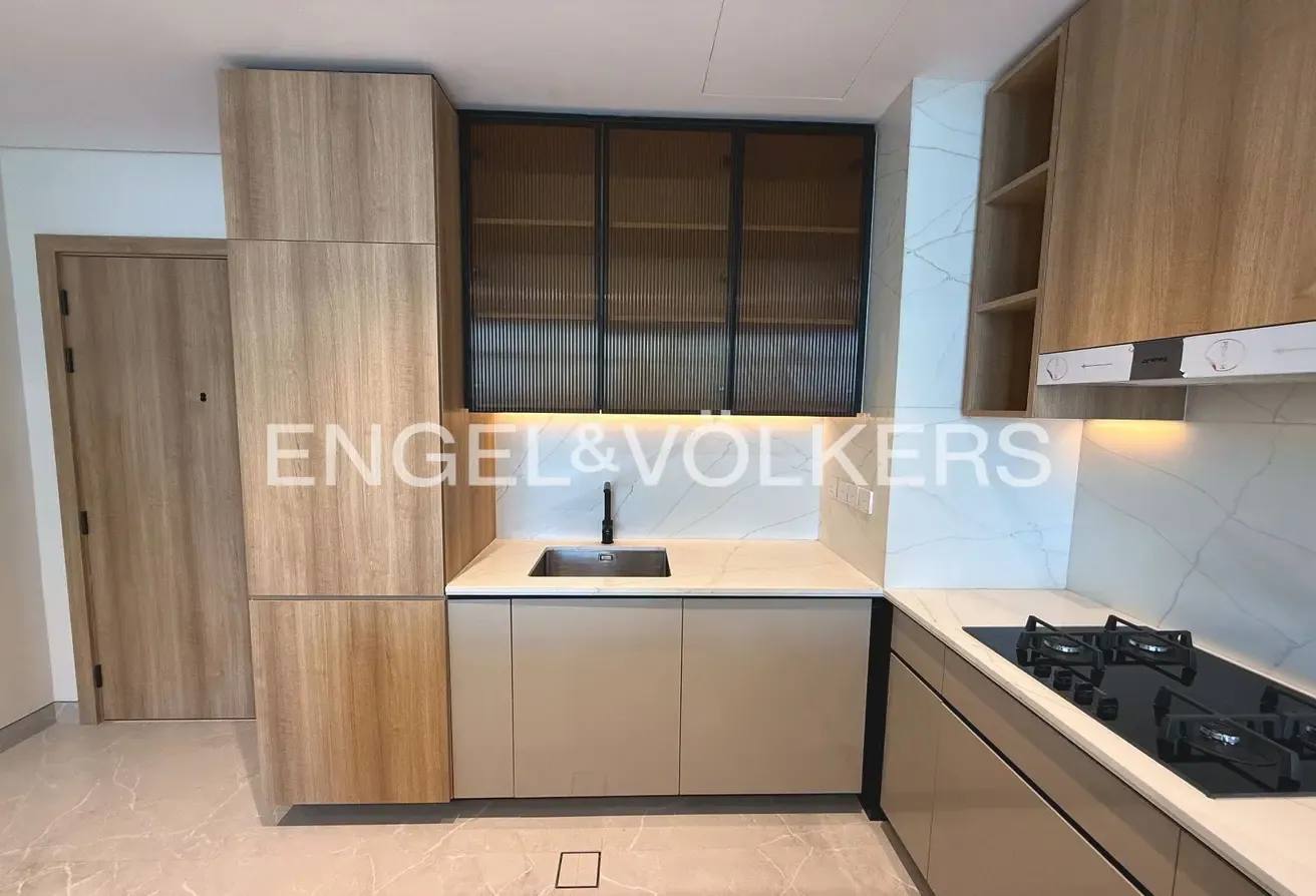 Corner Unit | Pool View | Spacious