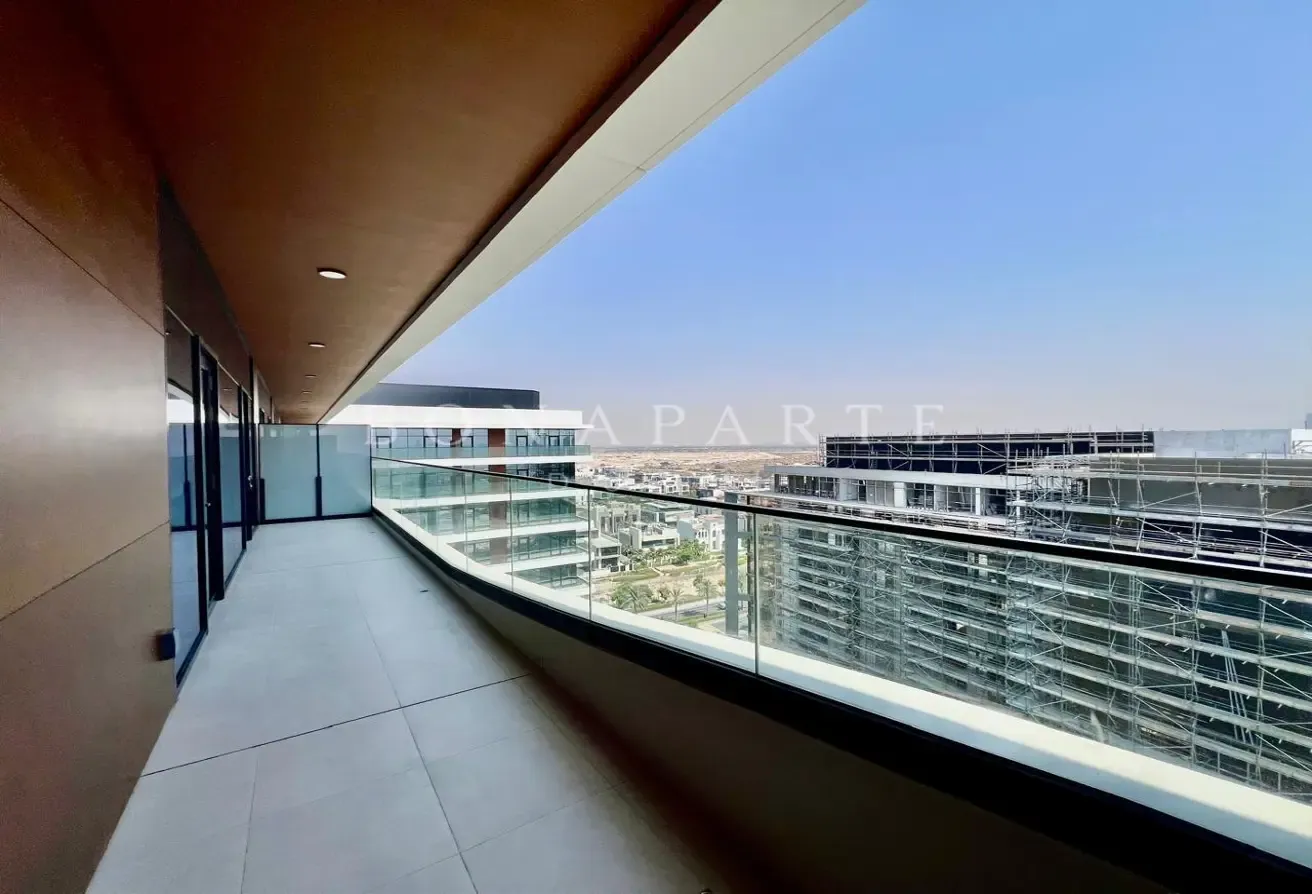 Largest Type | Corner Unit | Pool View