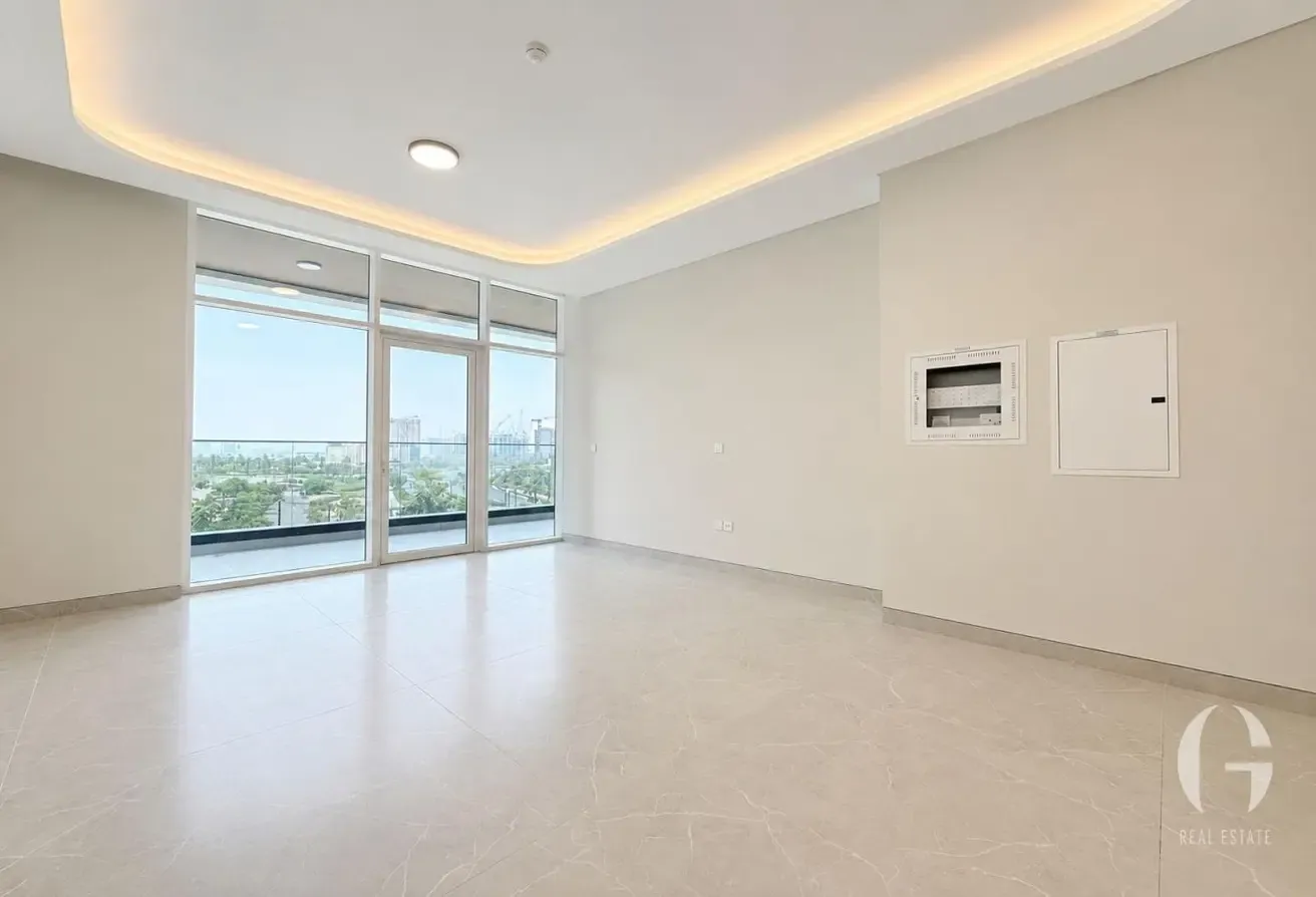 Corner Unit | Prime Location | Vacant | Spacious