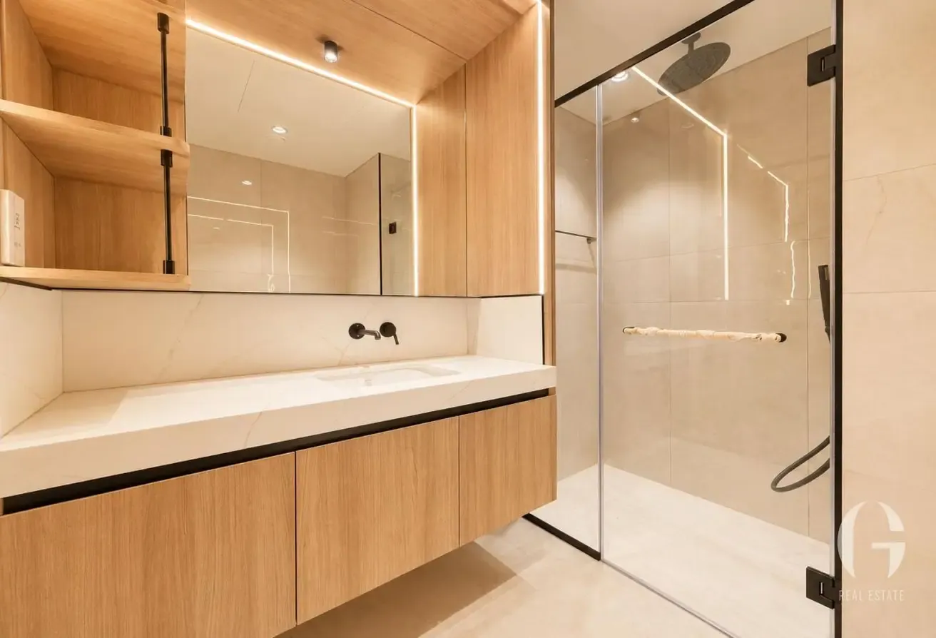 Corner Unit | Prime Location | Vacant | Spacious