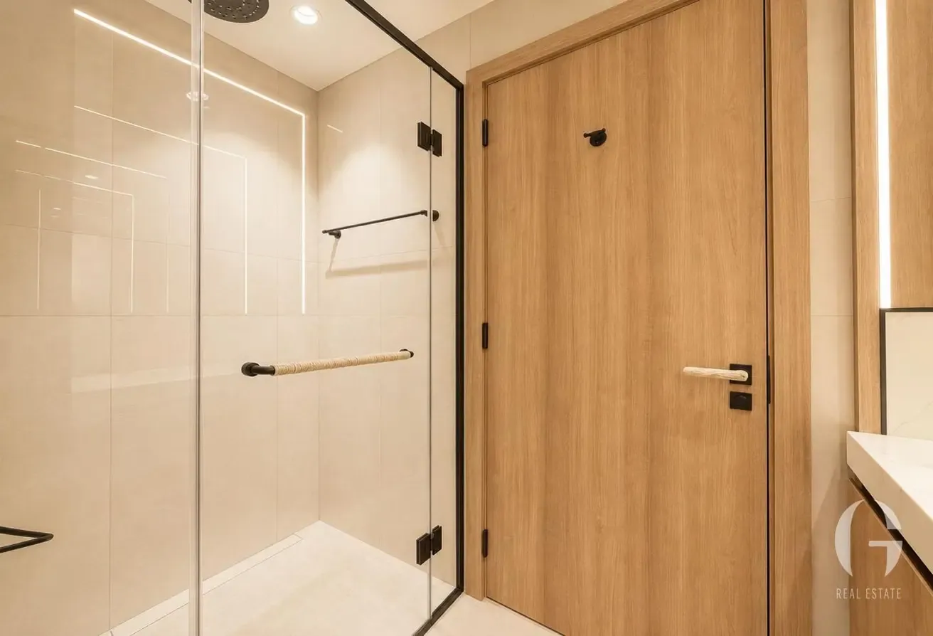 Corner Unit | Prime Location | Vacant | Spacious