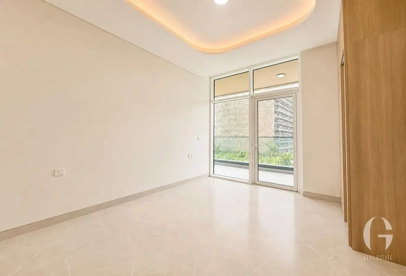 Corner Unit | Prime Location | Vacant | Spacious