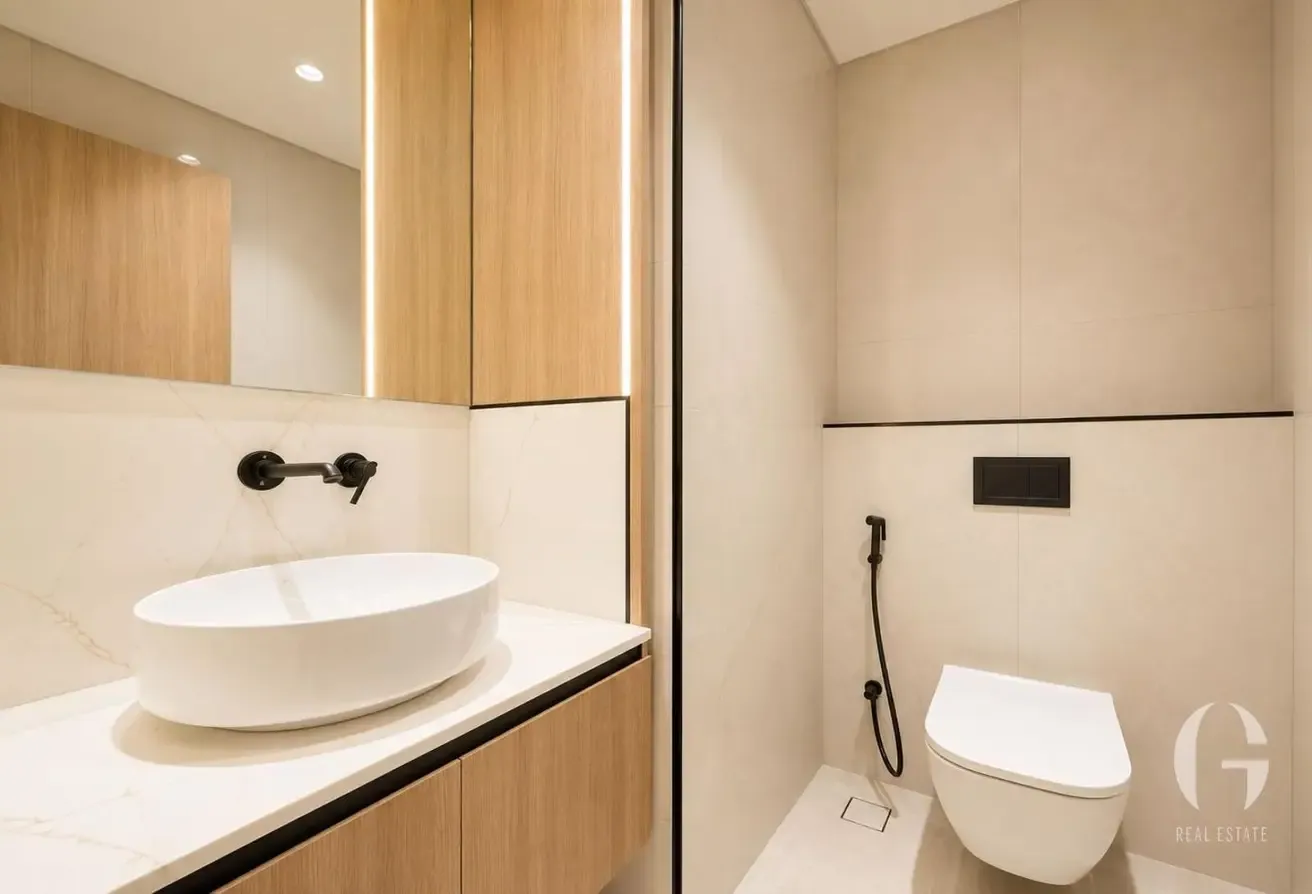 Corner Unit | Prime Location | Vacant | Spacious