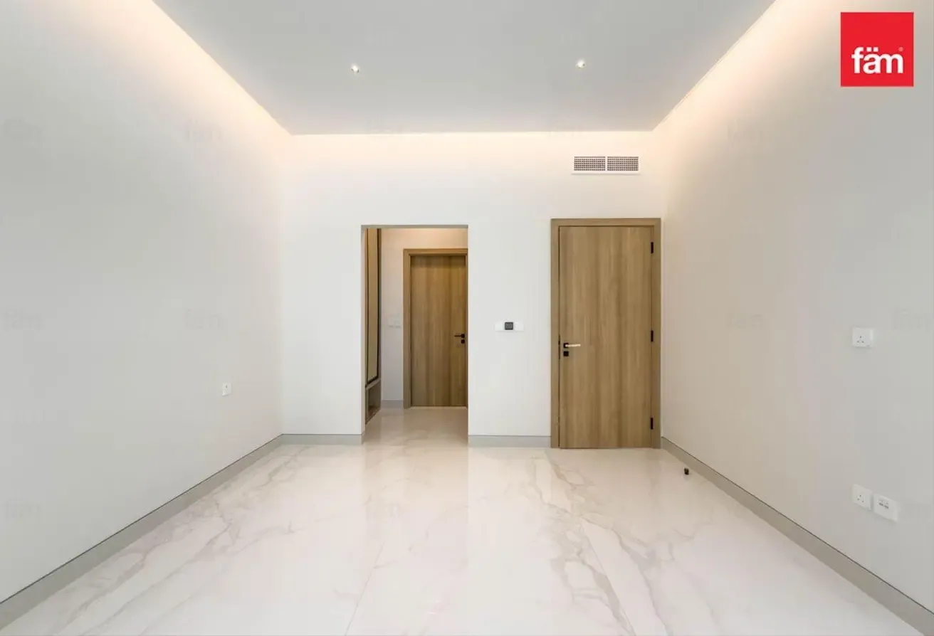 Luxury 2bdr | Golf Residences | Vacant Now