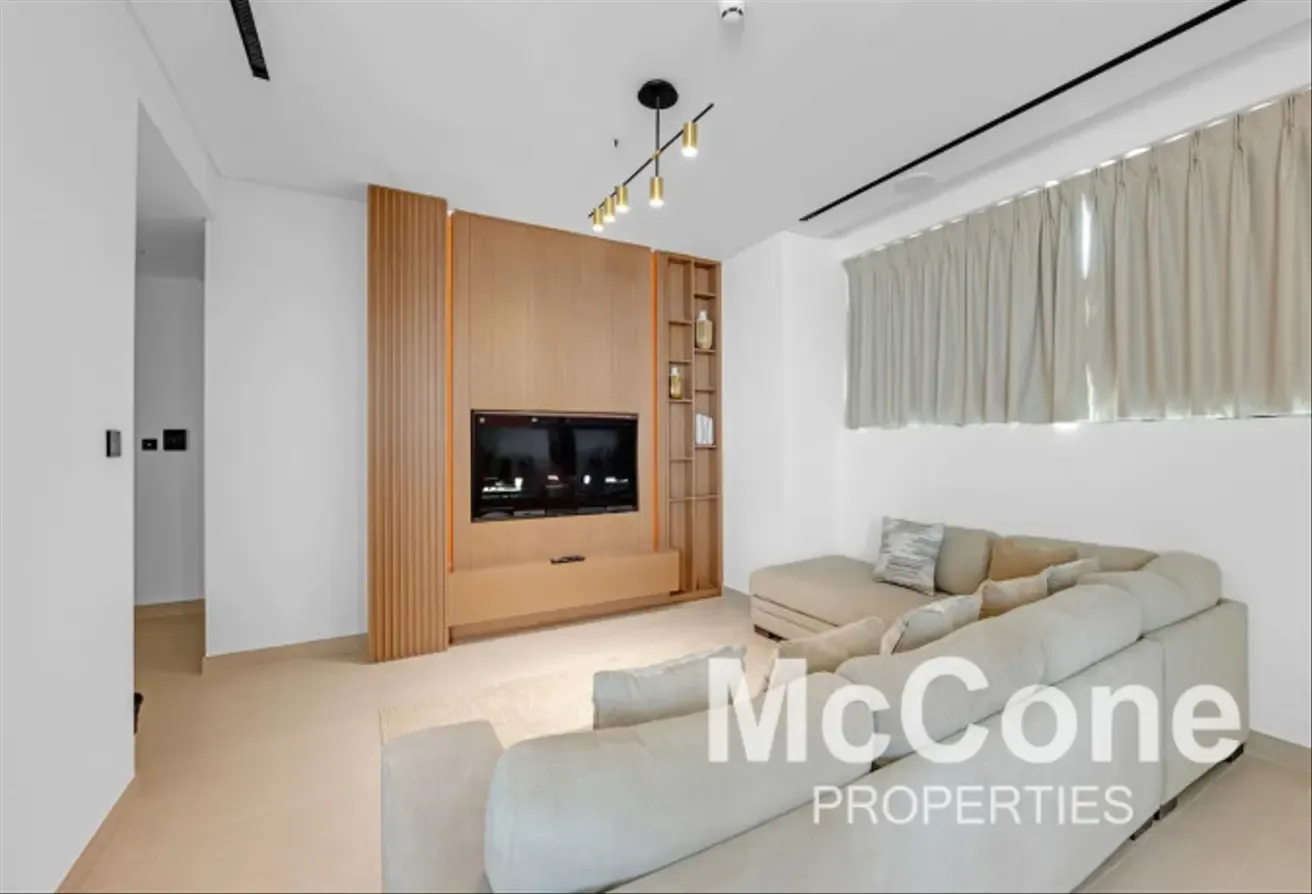 Fully furnished | High Floor | Spacious