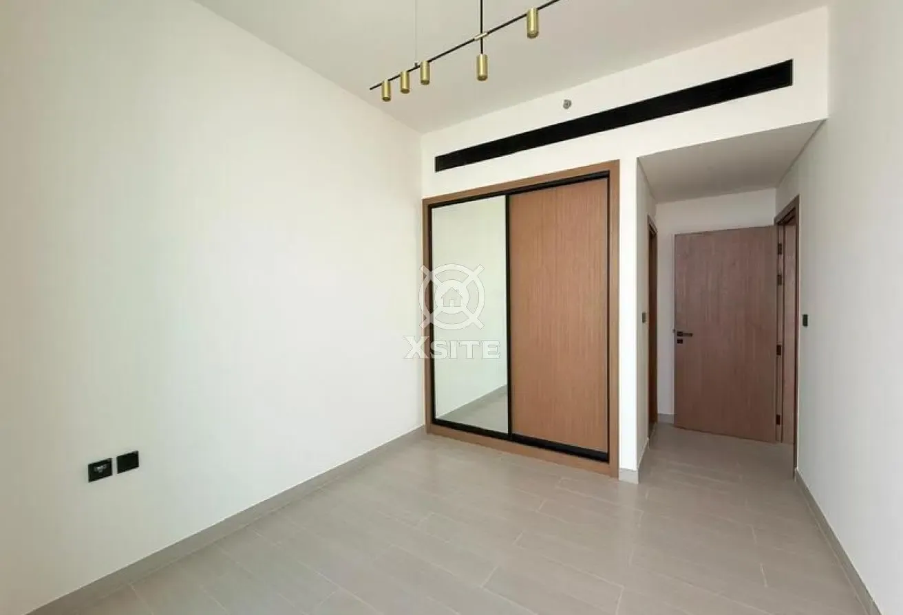 Spacious 1 BR | Fitted Kitchen|Prime Location