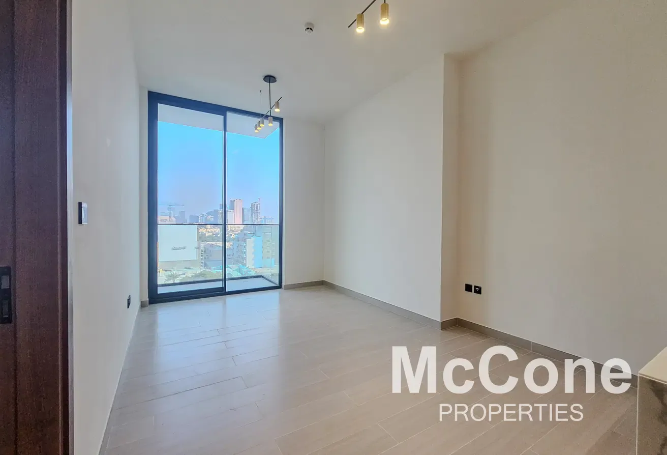 High Floor | Fitted Kitchen | Modern Finishing