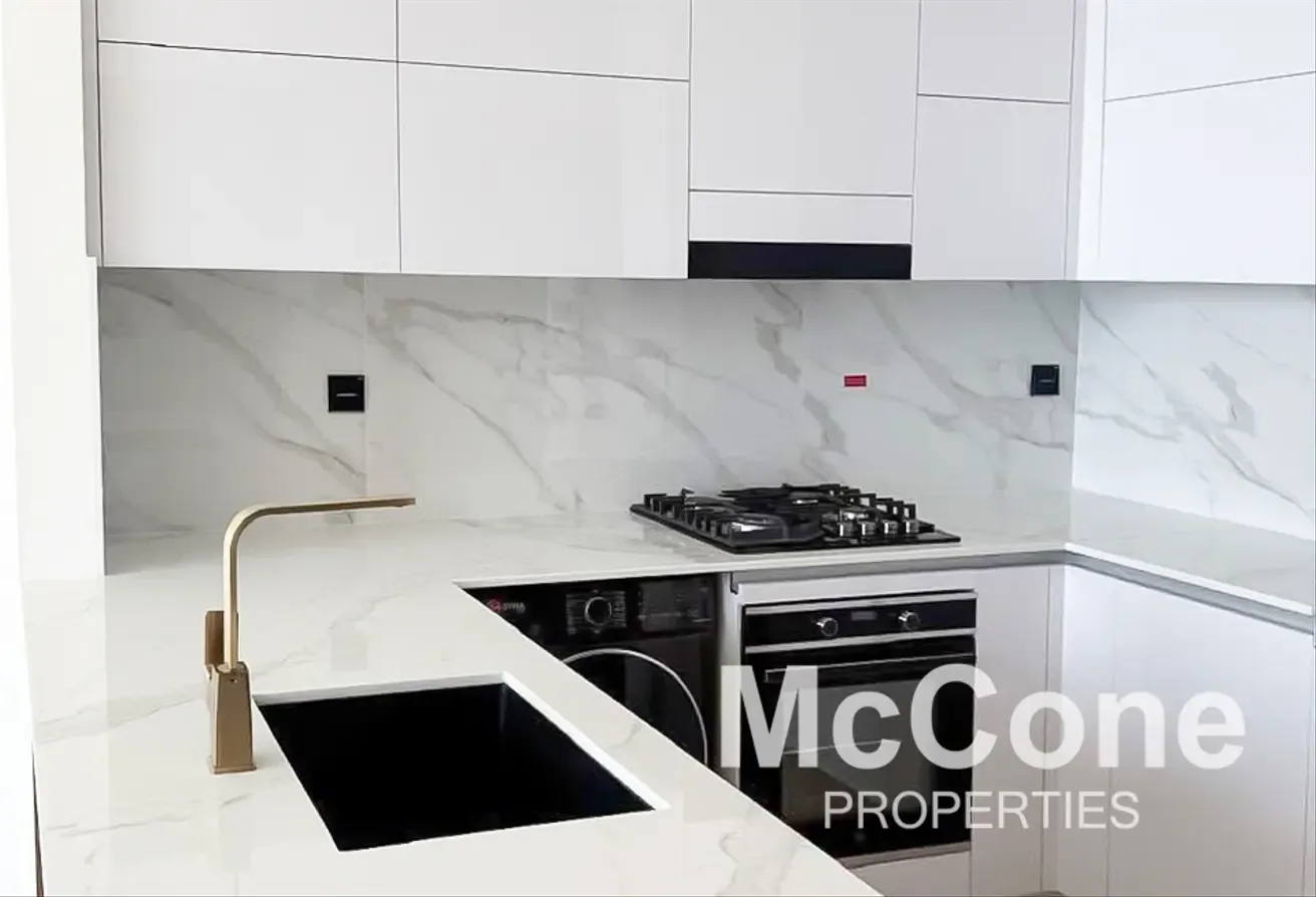 High Floor | Fitted Kitchen | Modern Finishing