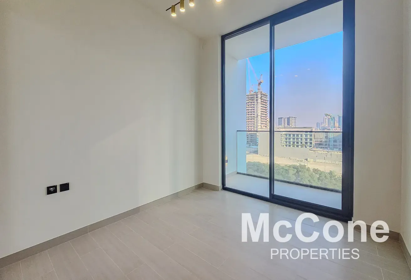 High Floor | Fitted Kitchen | Modern Finishing