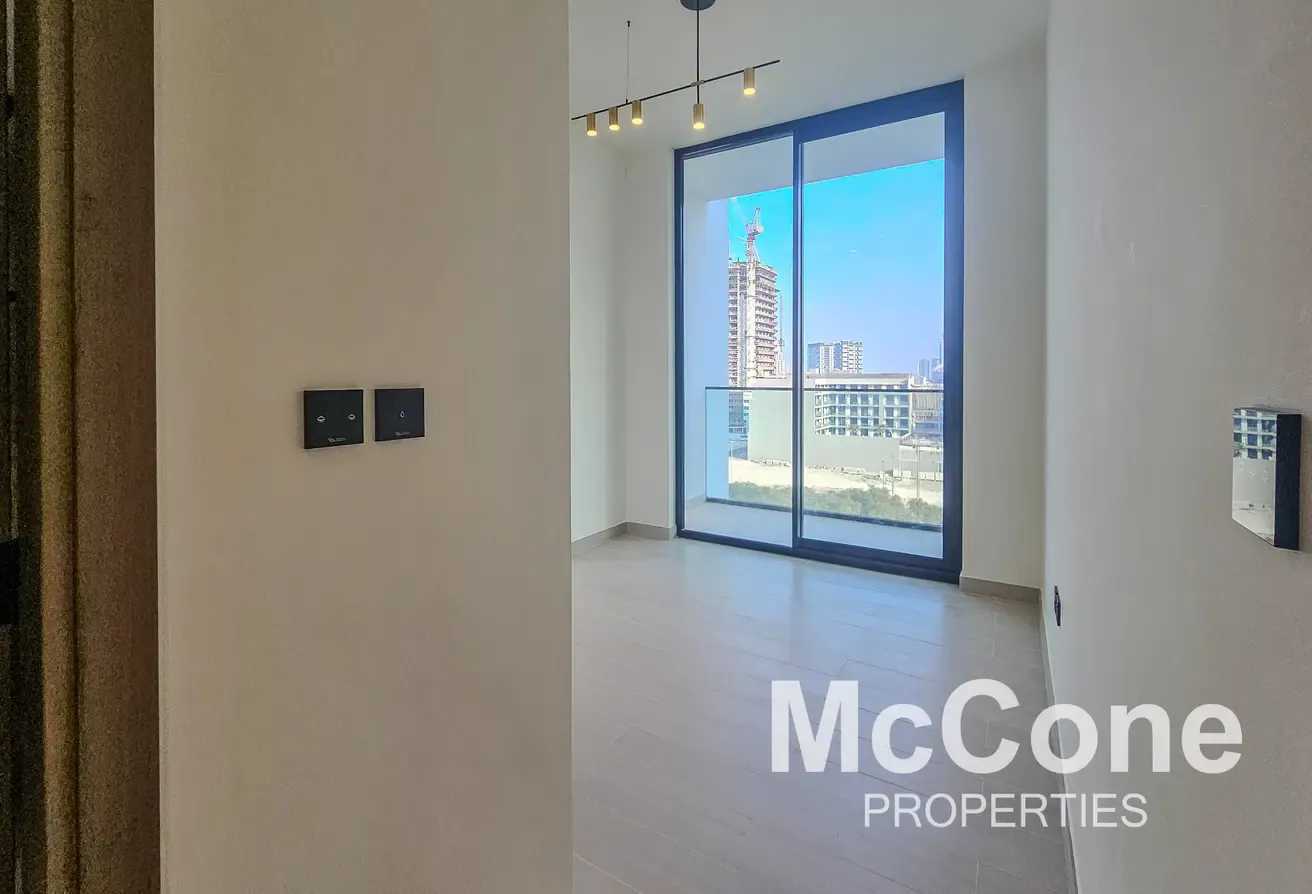 High Floor | Fitted Kitchen | Modern Finishing