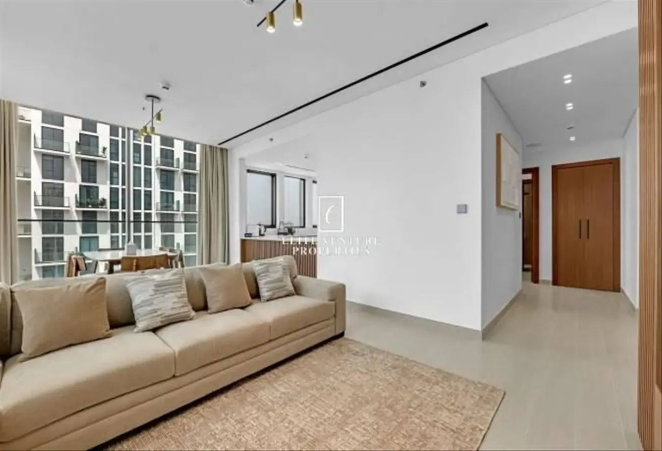 FULLY FURNISHED | HIGH FLOOR | SPACIOUS LAYOUT