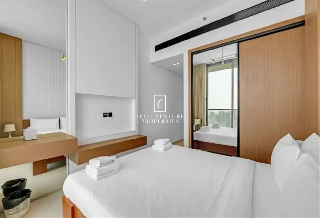 FULLY FURNISHED | HIGH FLOOR | SPACIOUS LAYOUT