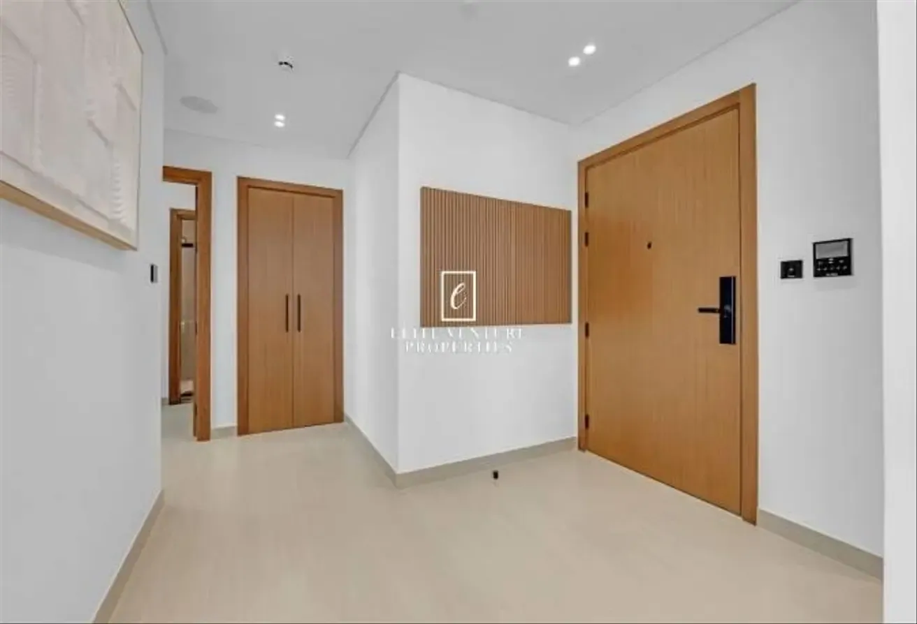 FULLY FURNISHED | HIGH FLOOR | SPACIOUS LAYOUT